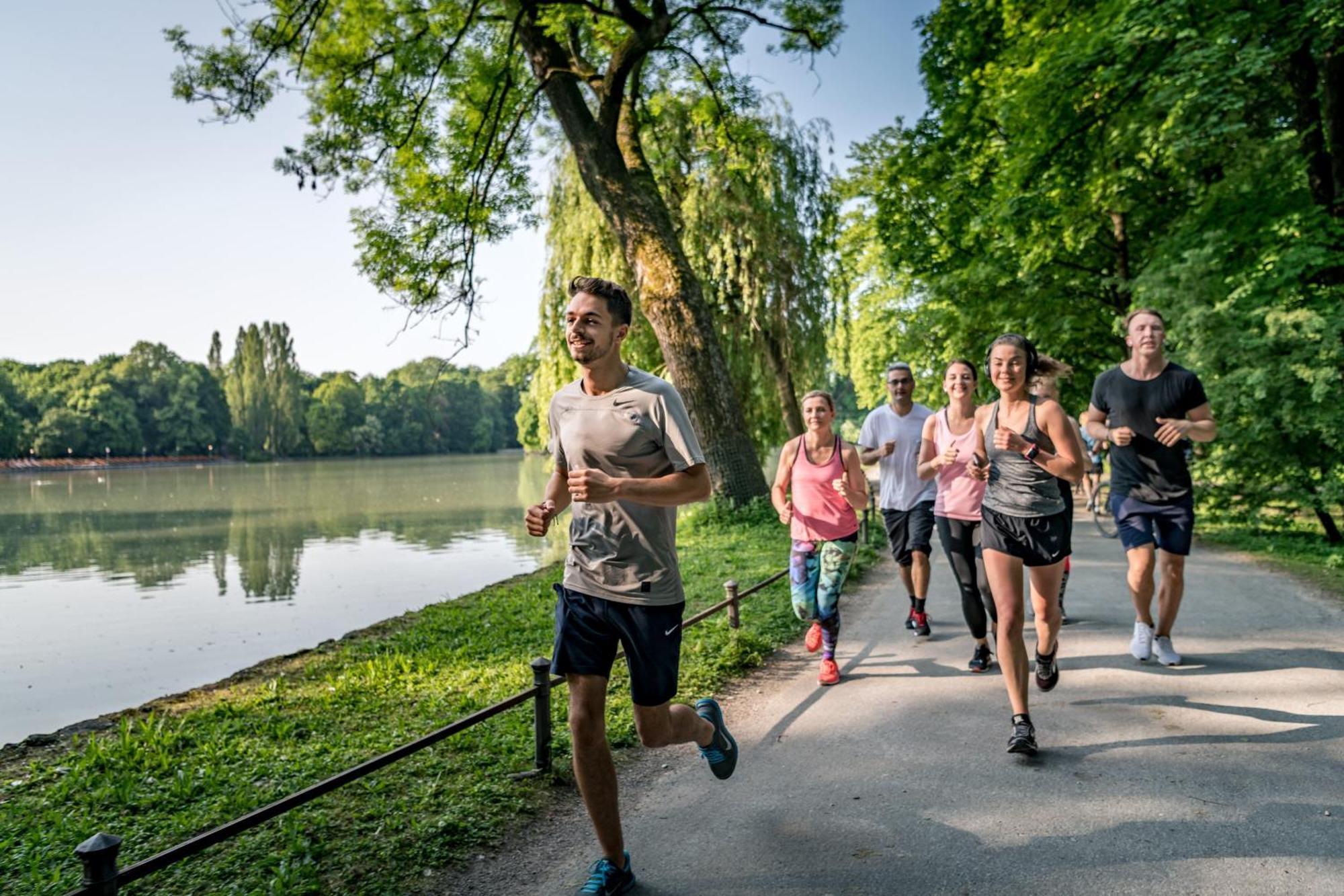 The Westin Grand Munich Hotel Exterior photo Runners in the 2017 edition